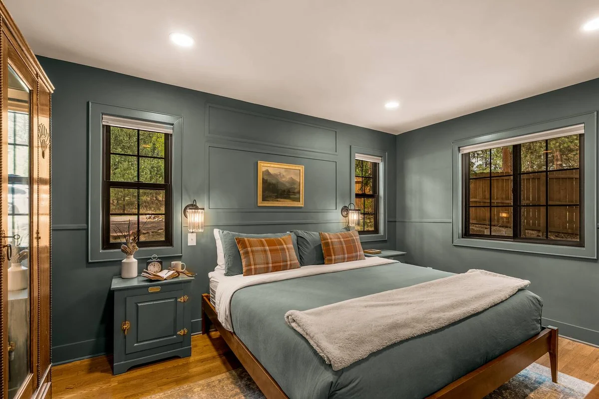 Peaceful Retreat w/ TWO Hot Tubs, Sauna, Fire Pits #139