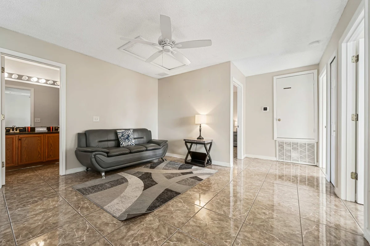 1110 E Lake Shore Blvd 1 #54