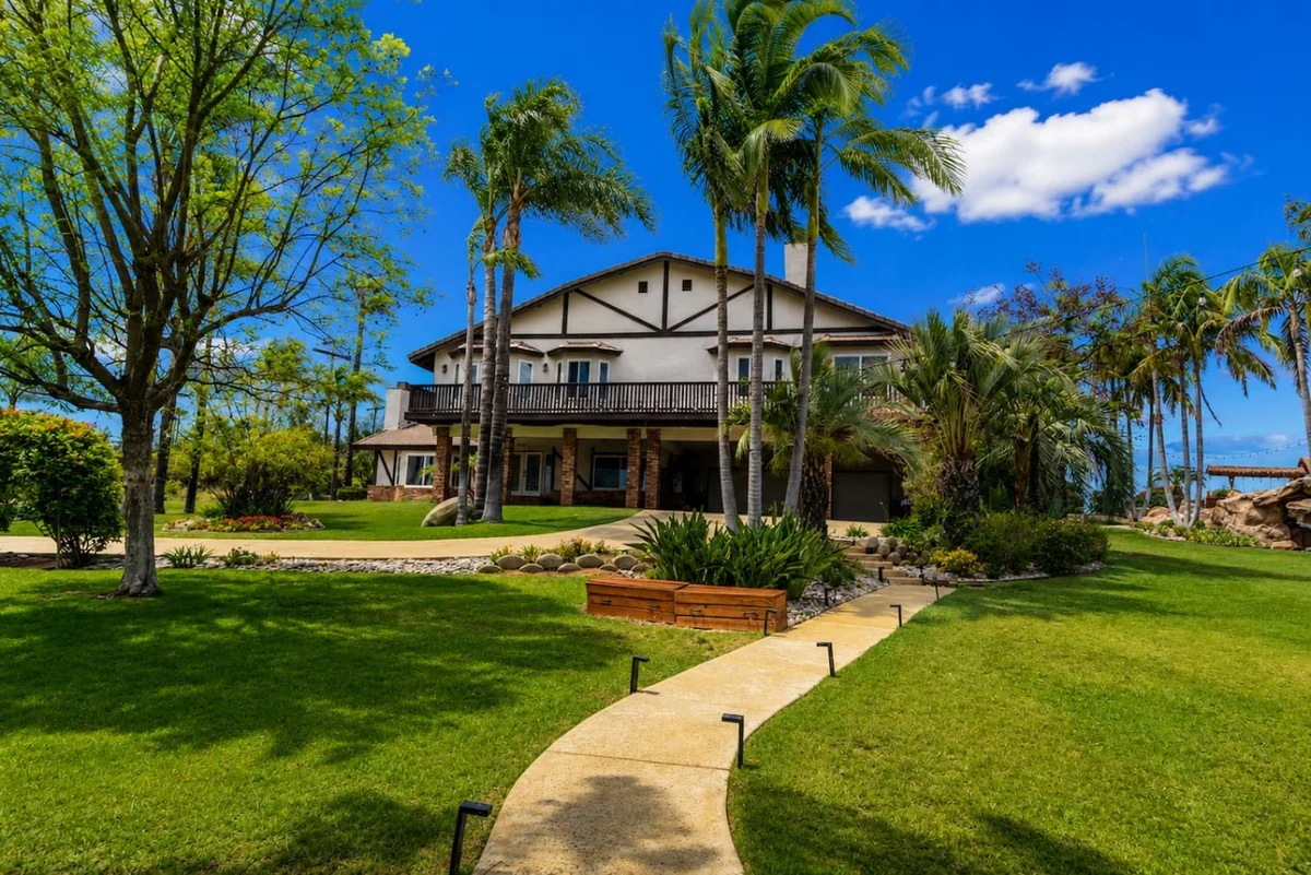 Paradise Hills | Grand Private Lazy River Estate #380