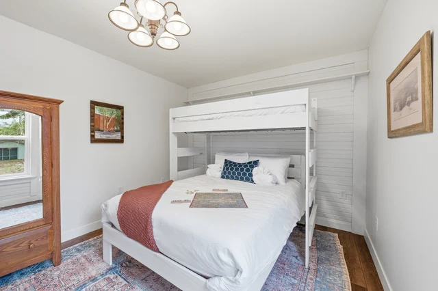 Bedroom 3 image 1