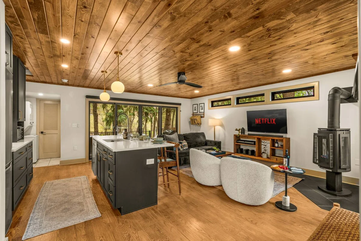Peaceful Retreat w/ TWO Hot Tubs, Sauna, Fire Pits #174