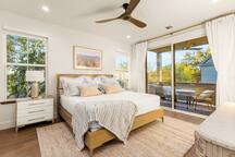 Rooftop DT Views • Heated Pool• Minigolf• Walkable #97