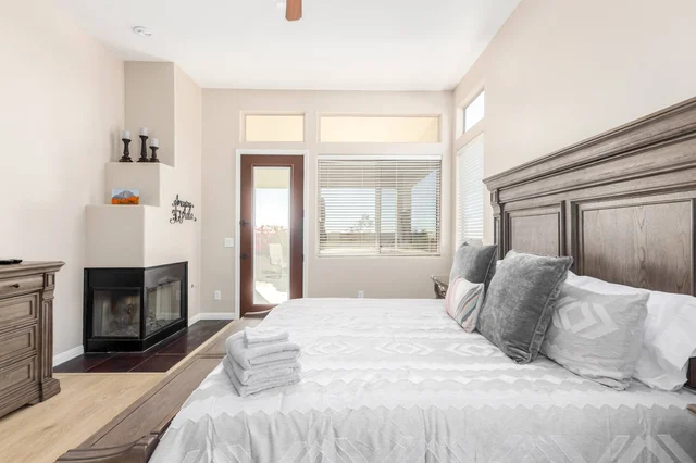 BEDROOM image 1