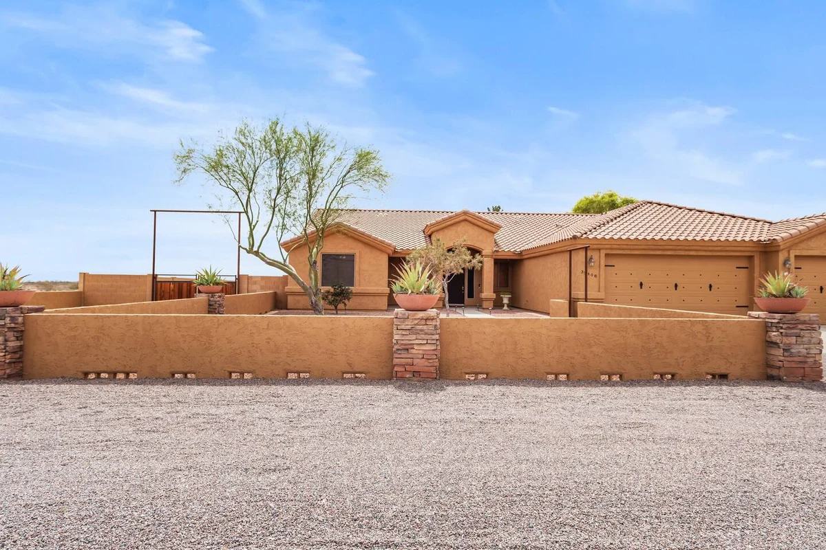 Property in Wittmann property photo 3