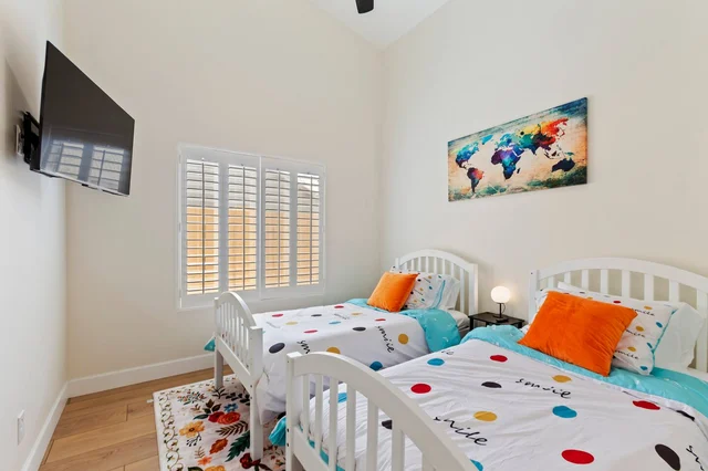 BEDROOM image 1