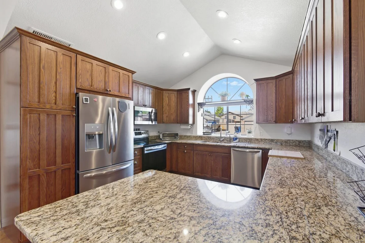 Mesa Family Retreat * Pool * Yard * Pet Friendly #38