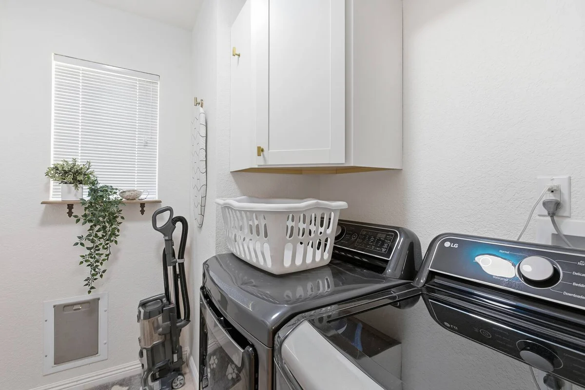 Mesa Family Retreat * Pool * Yard * Pet Friendly #48