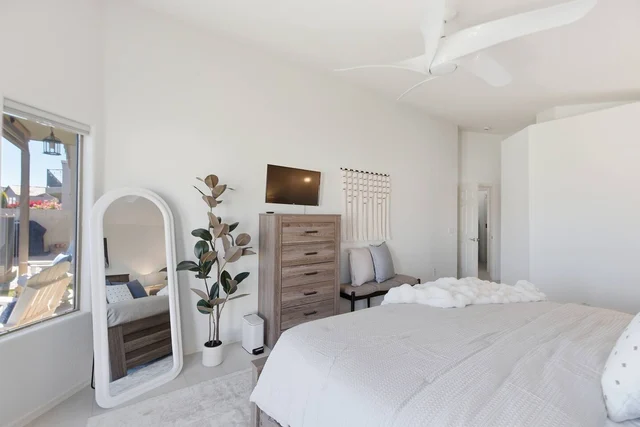 BEDROOM image 1