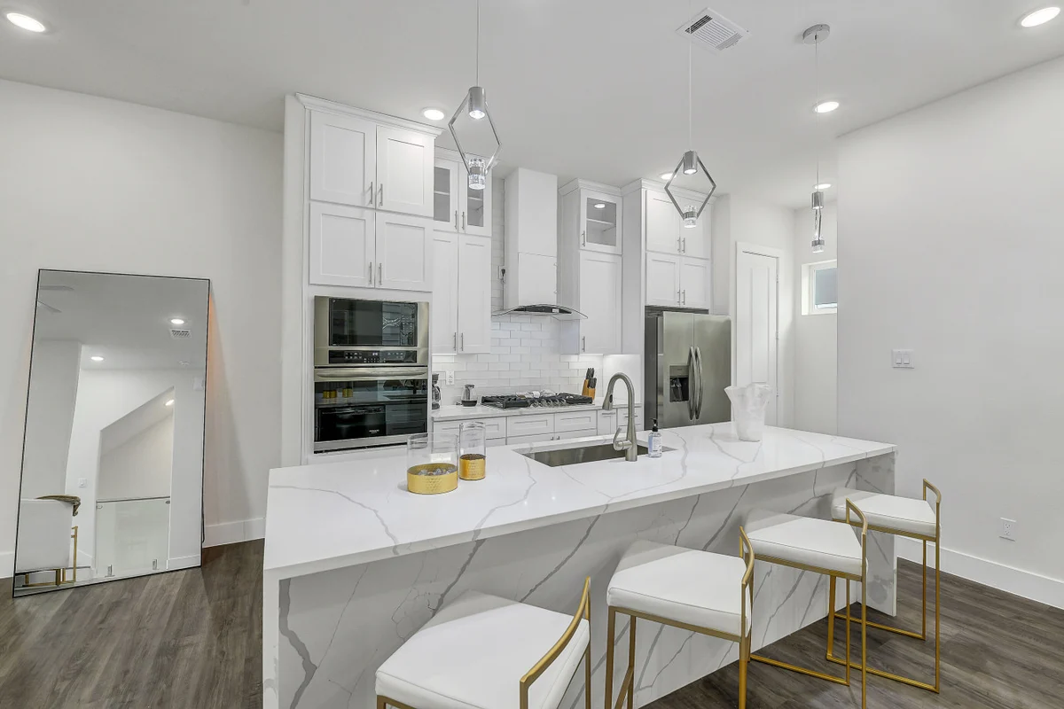 Luxury 3BR w/ Patio + Garage, Near NRG, Med Center #59