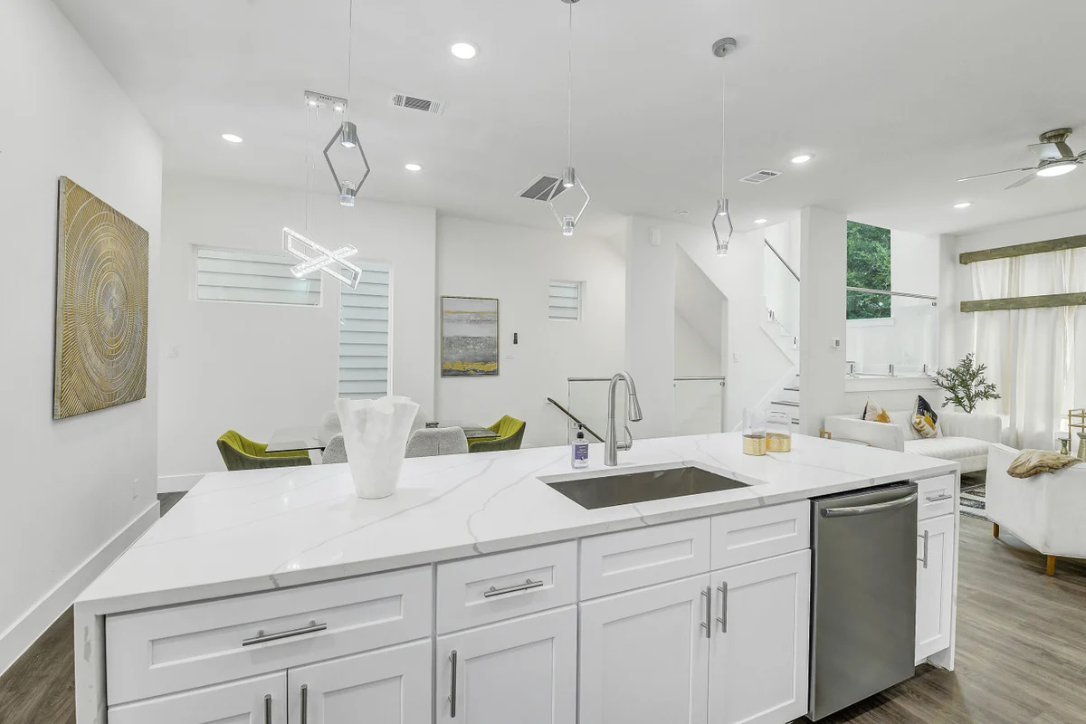 Luxury 3BR w/ Patio + Garage, Near NRG, Med Center #67