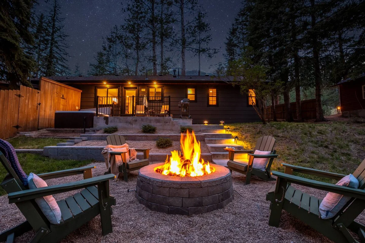 Serene Riverside Cabin: Hot Tub, Patio, Fire Pit #162