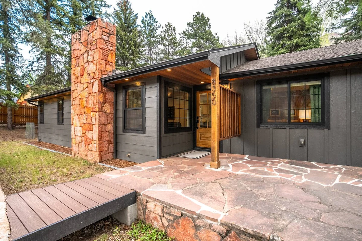 Serene Riverside Cabin: Hot Tub, Patio, Fire Pit #161