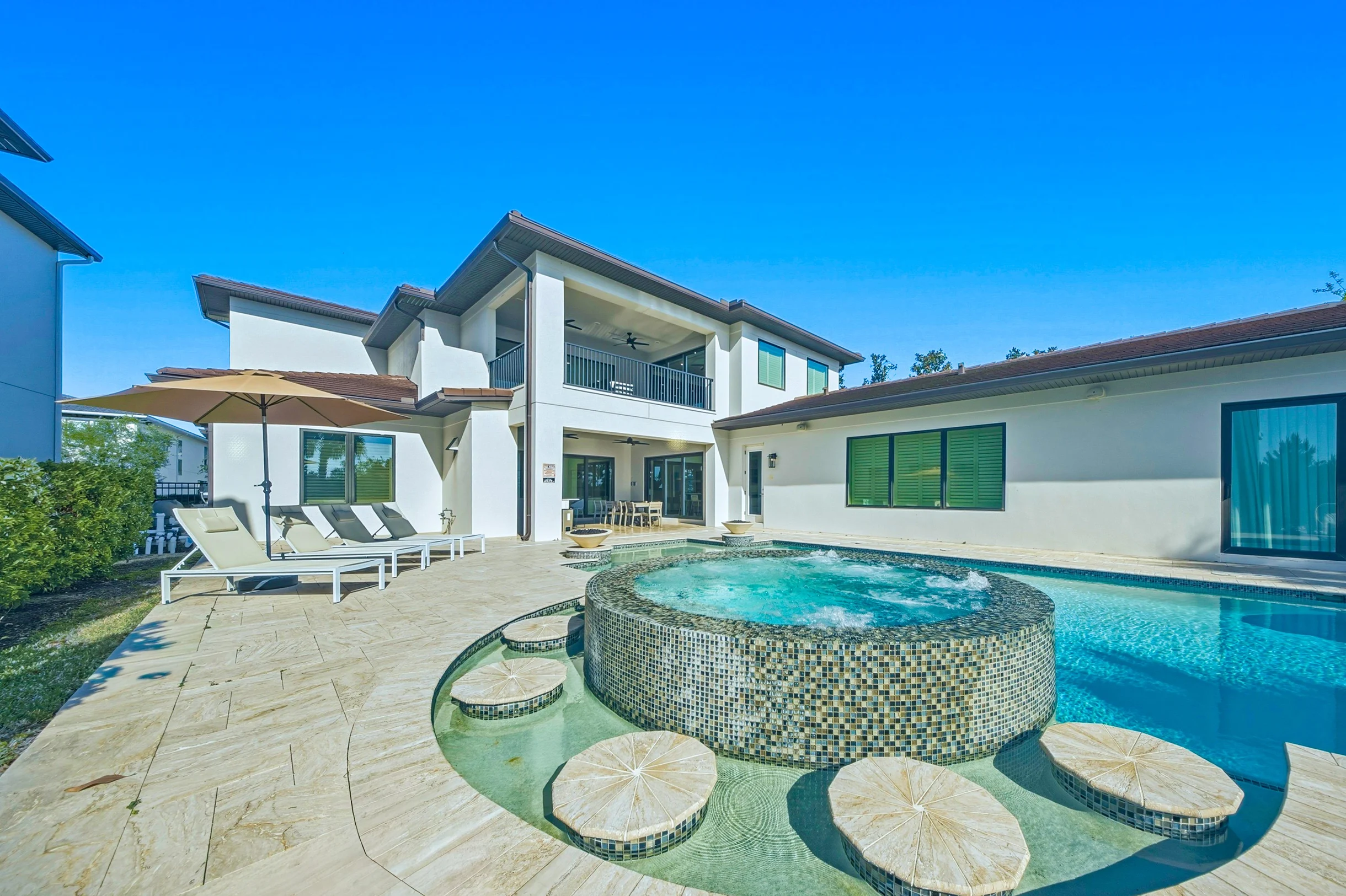 BD014E - The Modern Bear's Den Estate #115