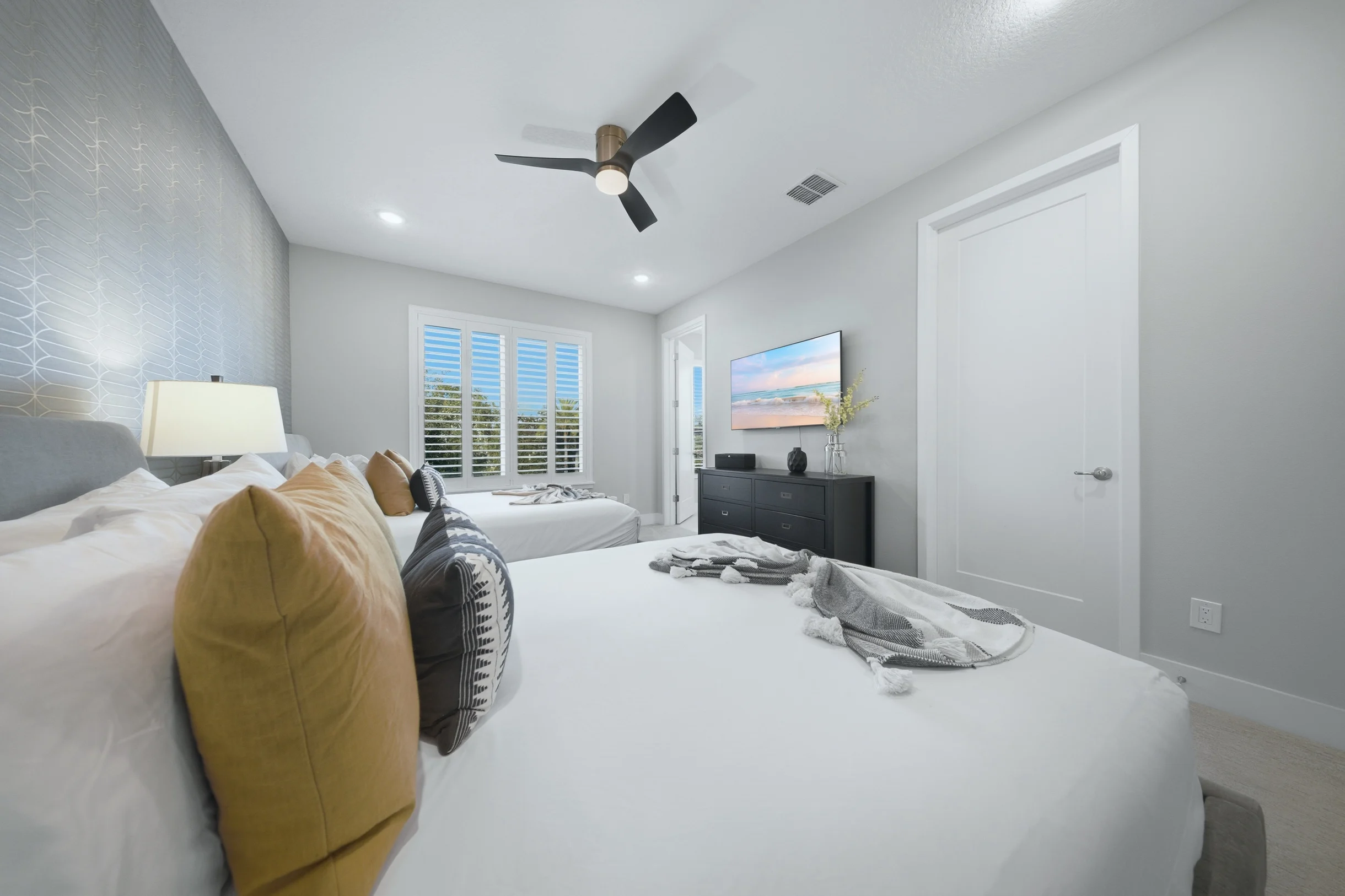 BD014E - The Modern Bear's Den Estate #101