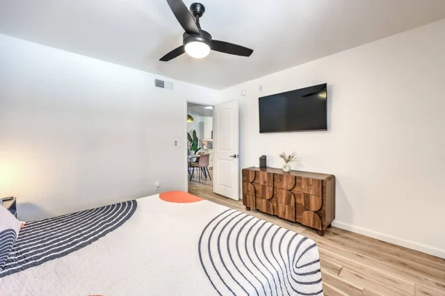 BEDROOM image 1