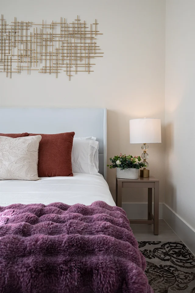 Bedroom 7 - Queen image 1