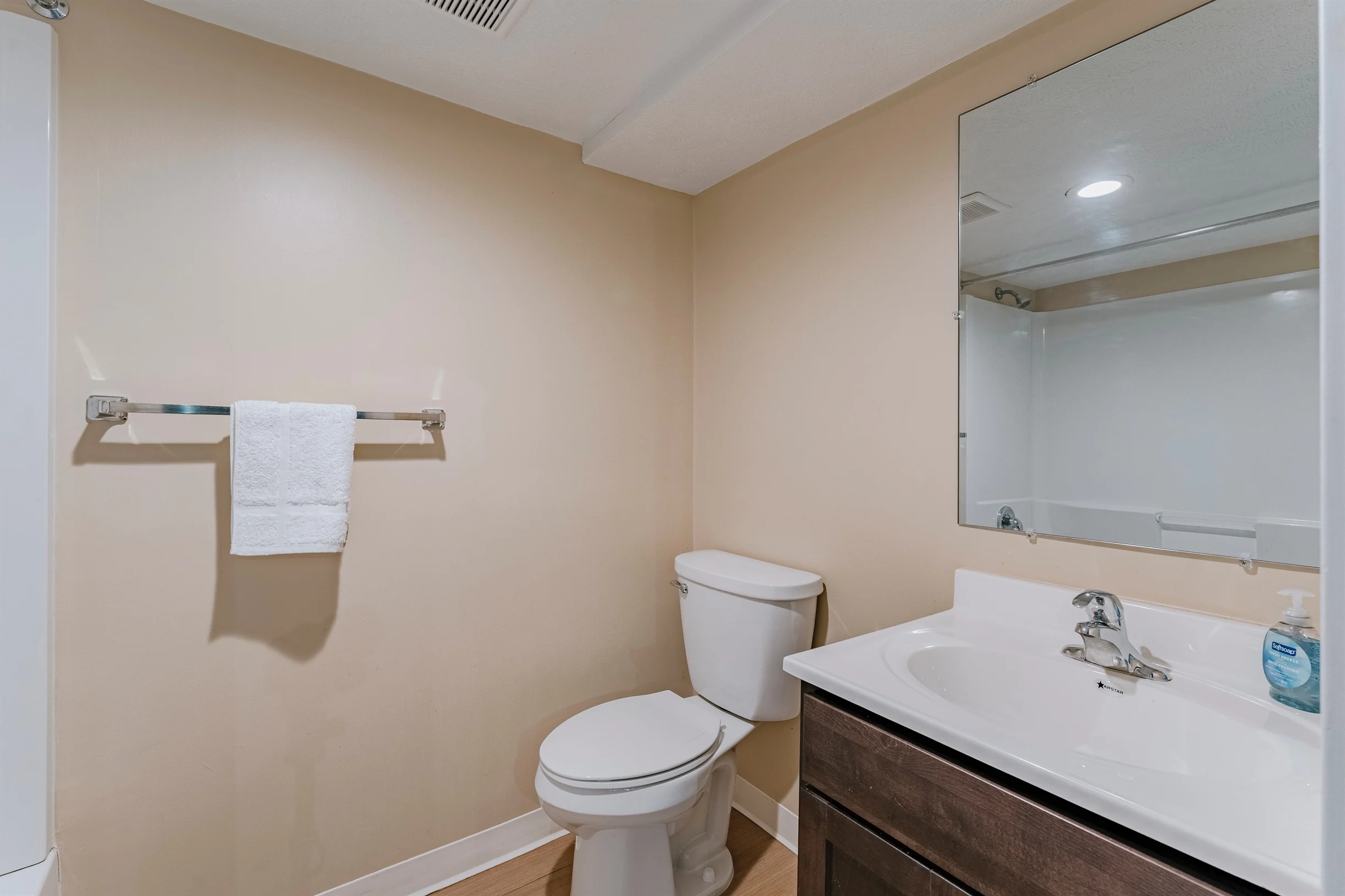 Modern 5BR Retreat Steps from University Circle #13
