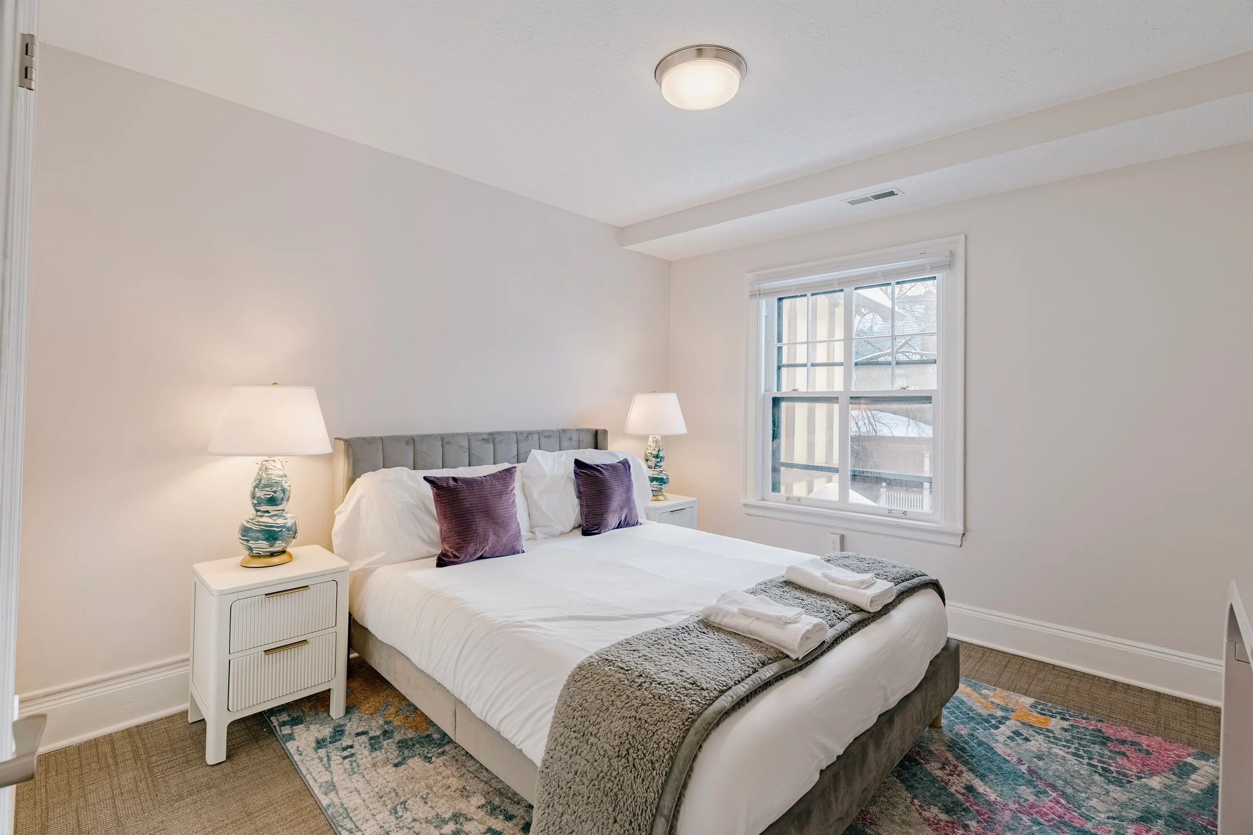 Bright 5BR Townhome Near Museums & Univ. Circle #34