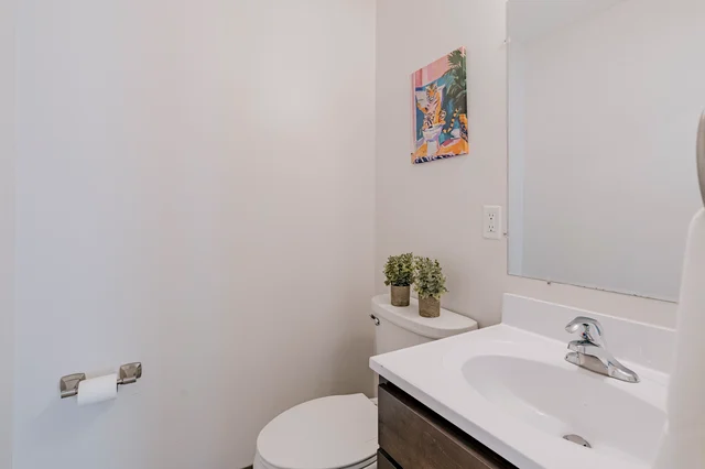 Bright 5BR Townhome Near Museums & Univ. Circle #14