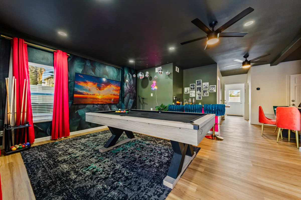 The SkyDeck Surf House #108