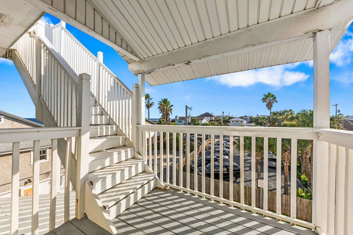 The SkyDeck Surf House #64