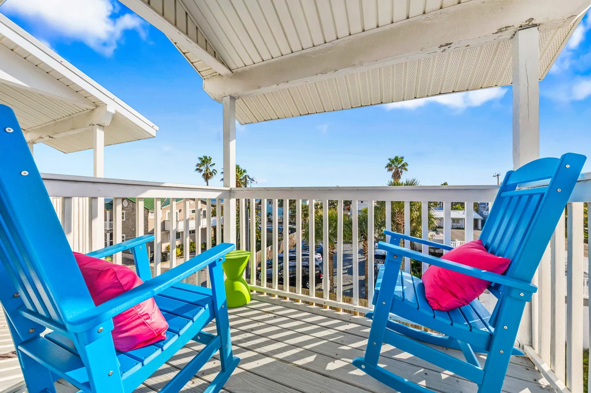 The SkyDeck Surf House #88