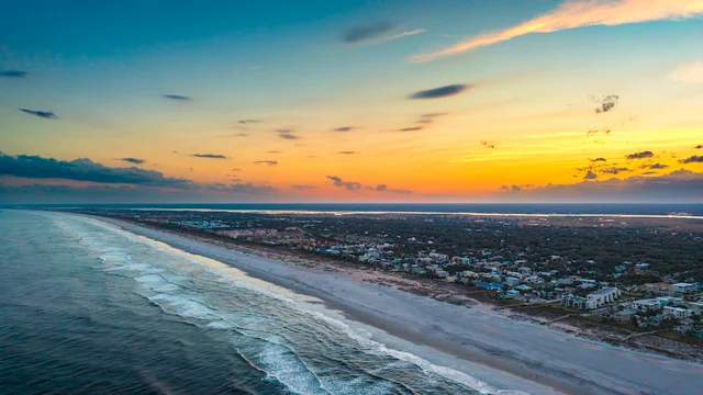 The SkyDeck Surf House #118