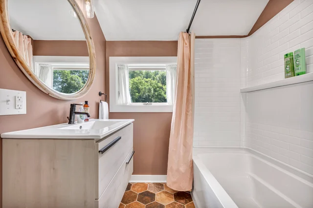 The Retreat at The Hideaway: 2 Cabins & 22 Guests! #30