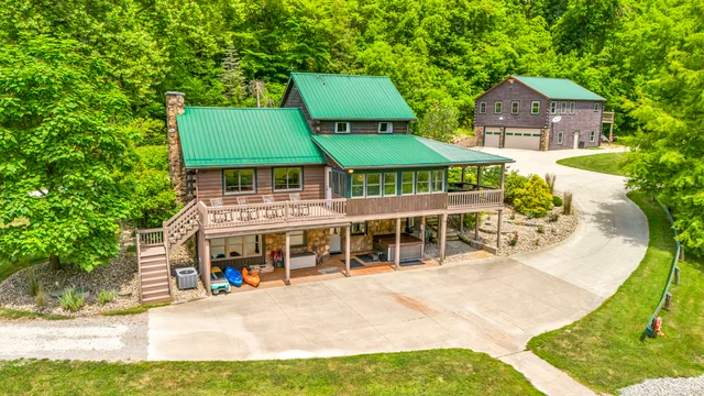 The Retreat at The Hideaway: 2 Cabins & 22 Guests! #57