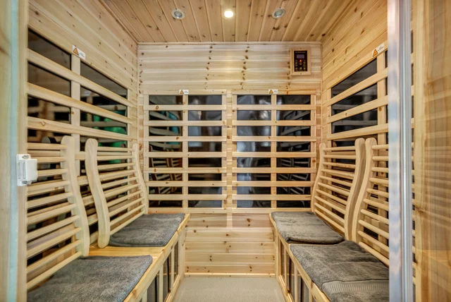 The Retreat at The Hideaway: 2 Cabins & 22 Guests! #74