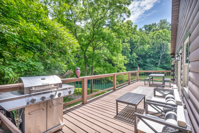 The Retreat at The Hideaway: 2 Cabins & 22 Guests! #60