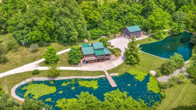 The Retreat at The Hideaway: 2 Cabins & 22 Guests! #64