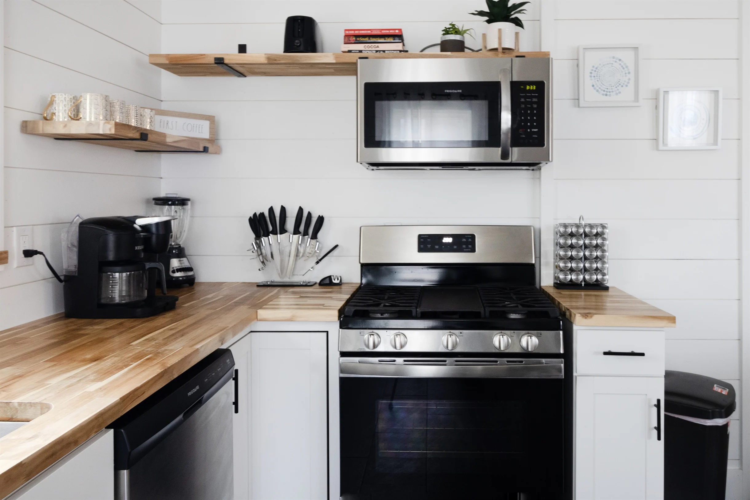 Chic 4 BR: Minutes to Cleveland Clinic, CWRU & UH! #35