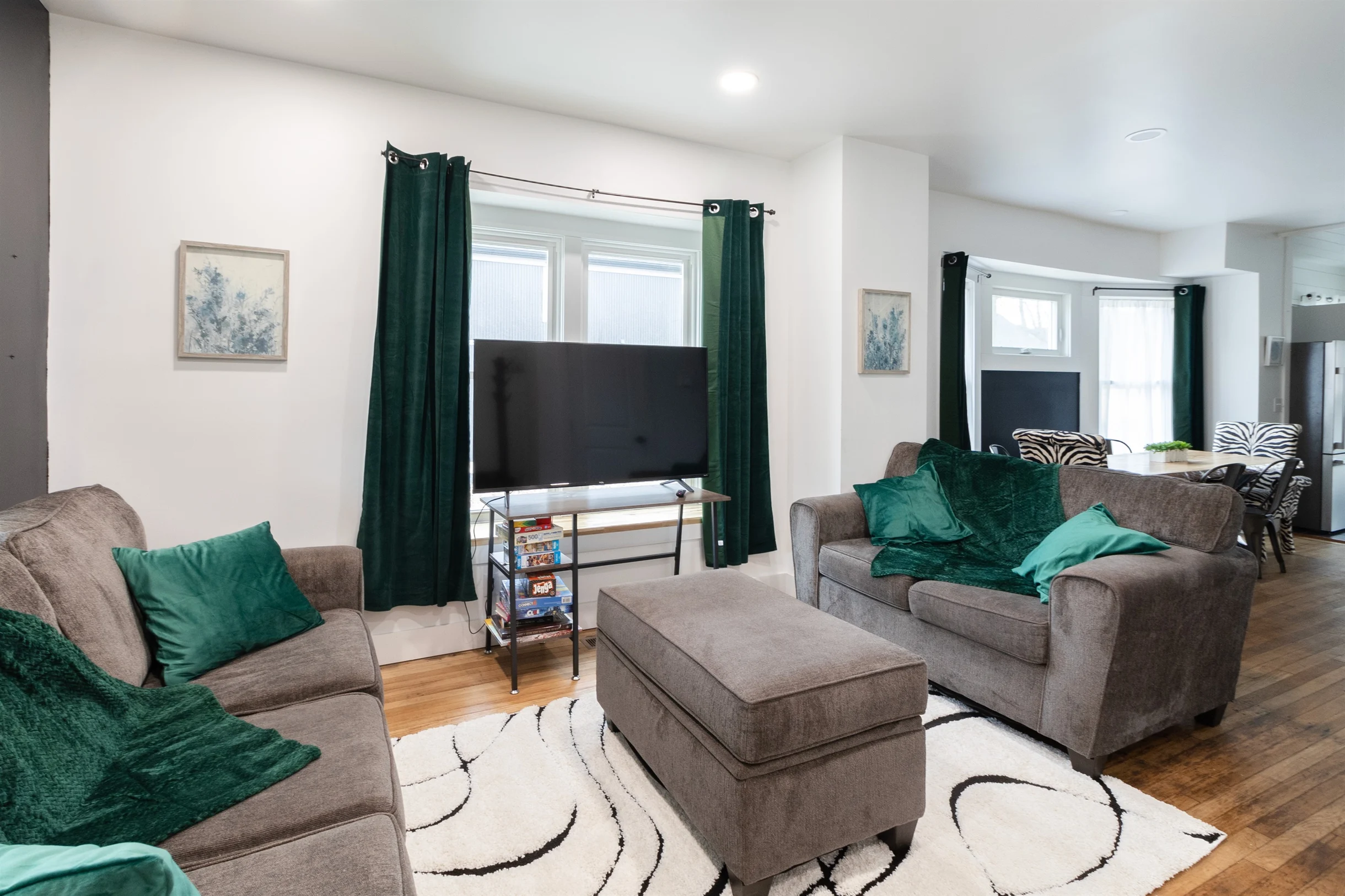 Chic 4 BR: Minutes to Cleveland Clinic, CWRU & UH! #27