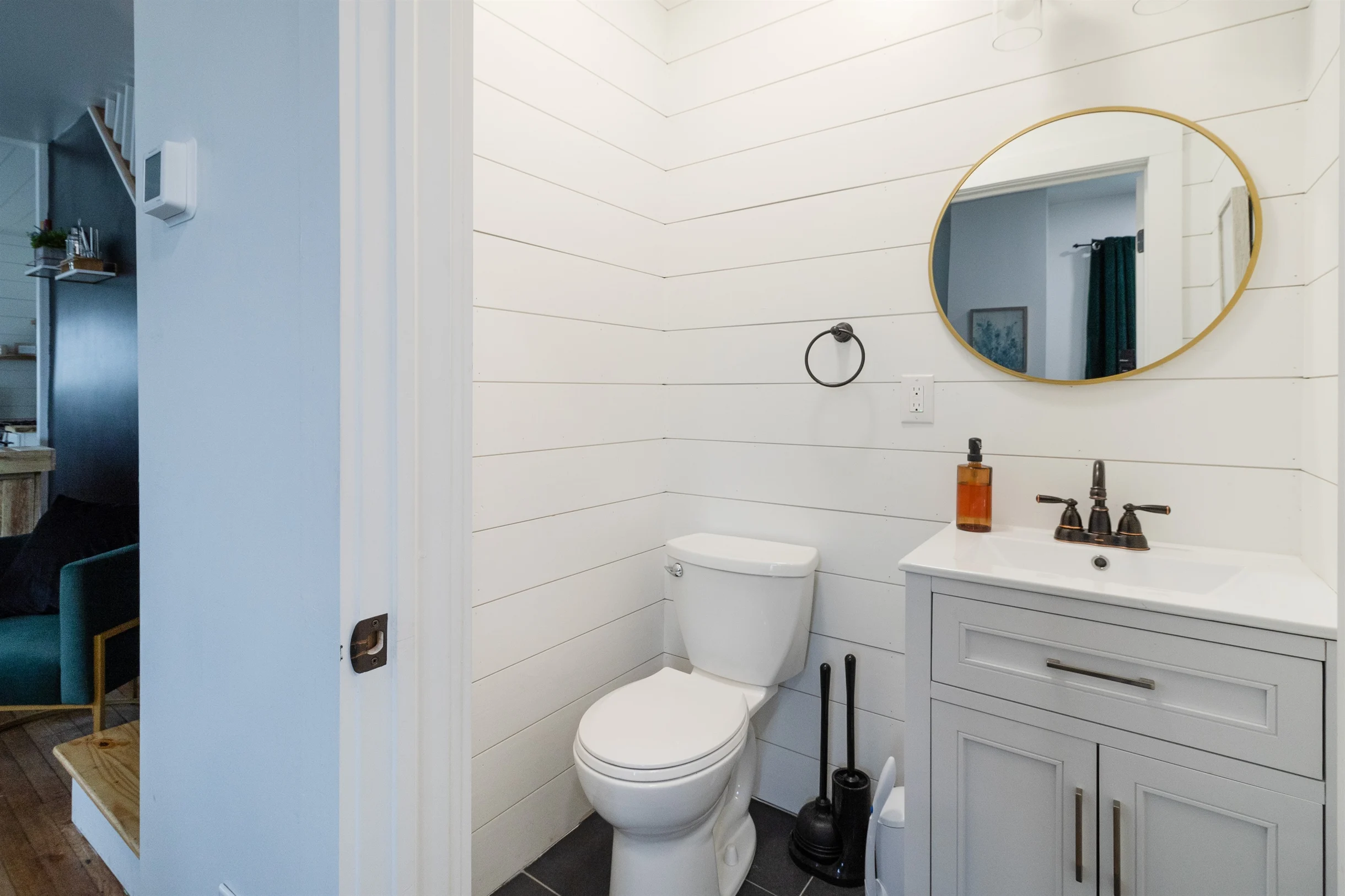 Chic 4 BR: Minutes to Cleveland Clinic, CWRU & UH! #14