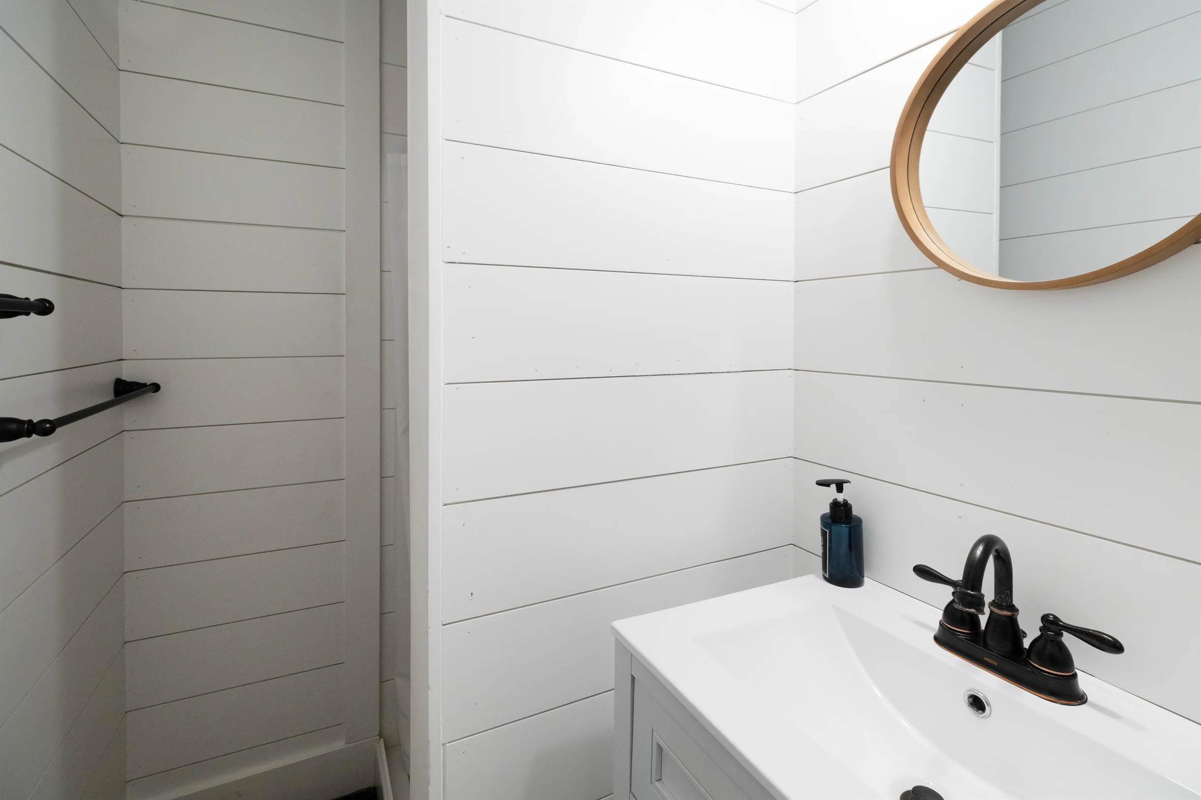 Chic 4 BR: Minutes to Cleveland Clinic, CWRU & UH! #19