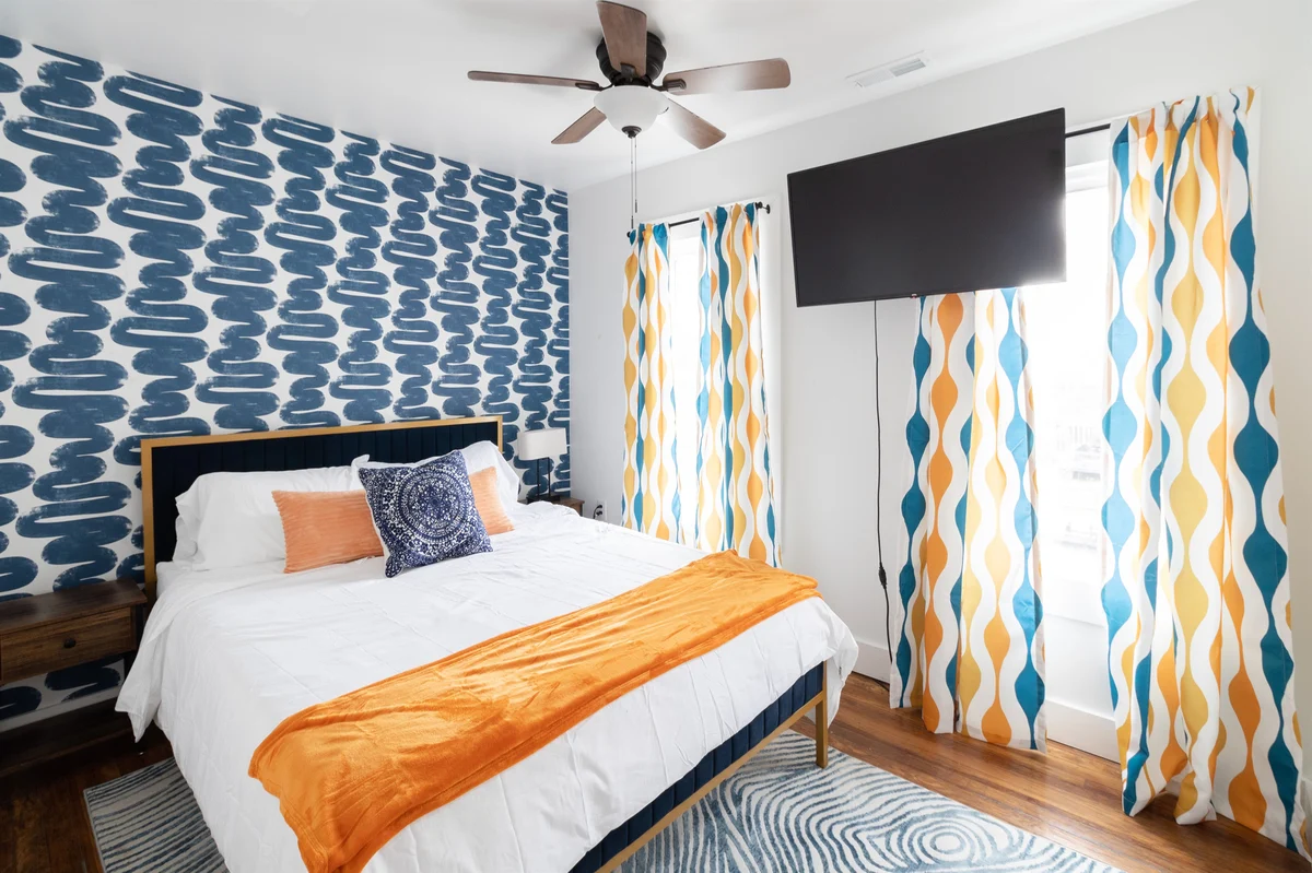 Colorful in the Heart of University Circle property photo 3
