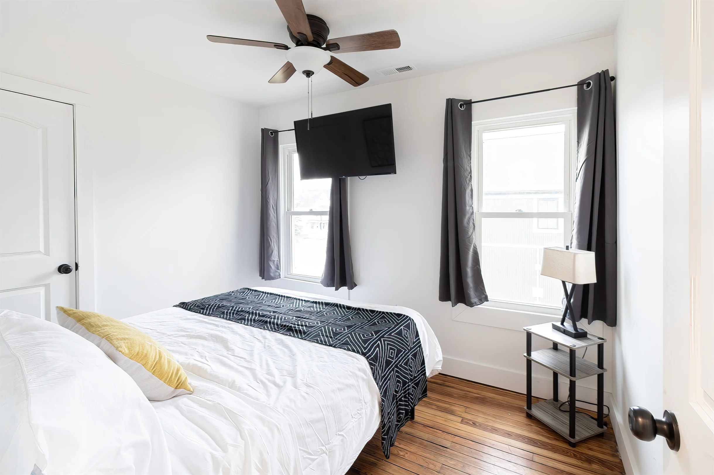 Spacious 8 BR Near CWRU, Cleveland Clinic, & UH! #37