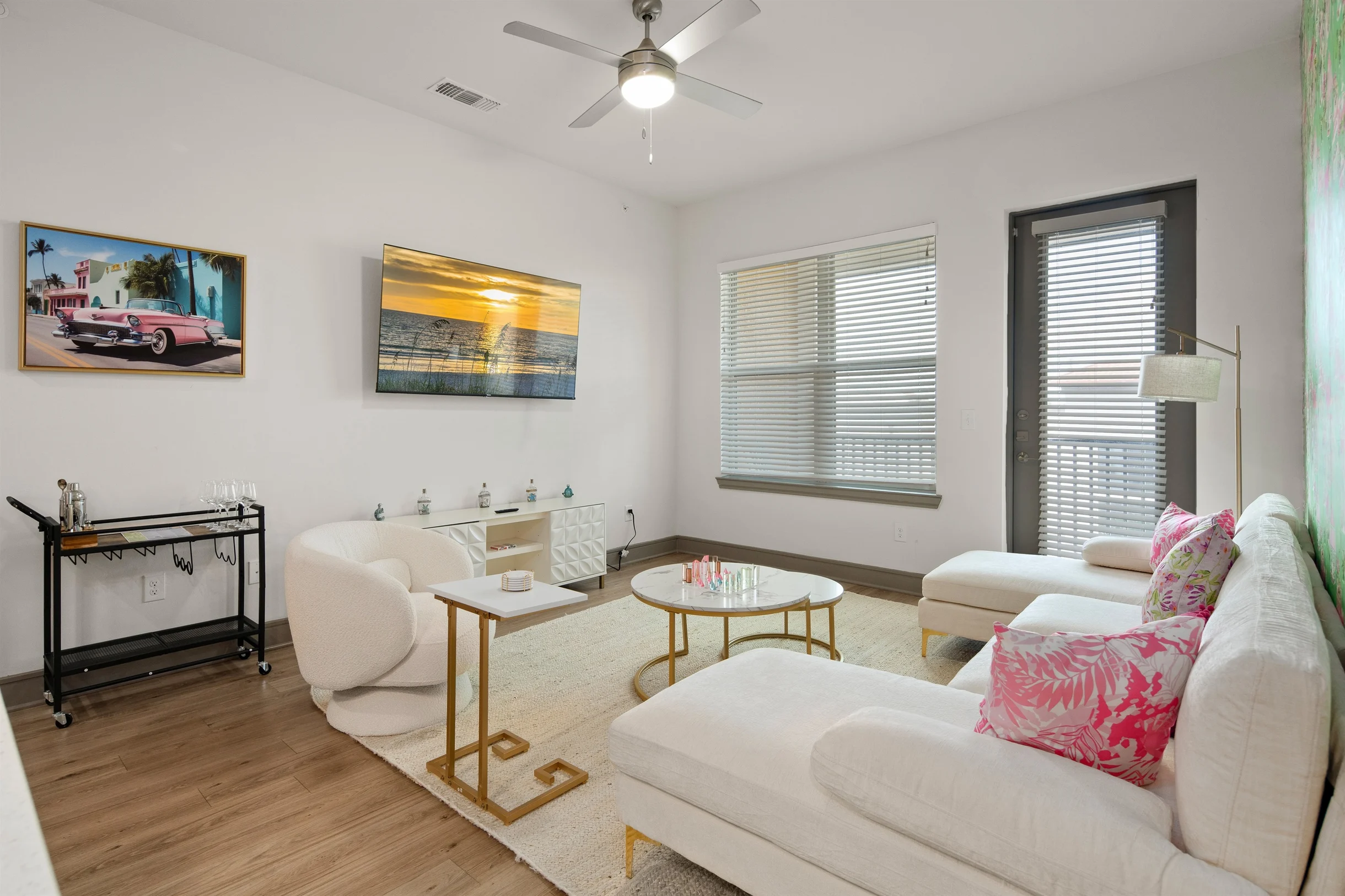 Tropical Dream 2BR/2BA w./ Pool, Gym, and Theater #25