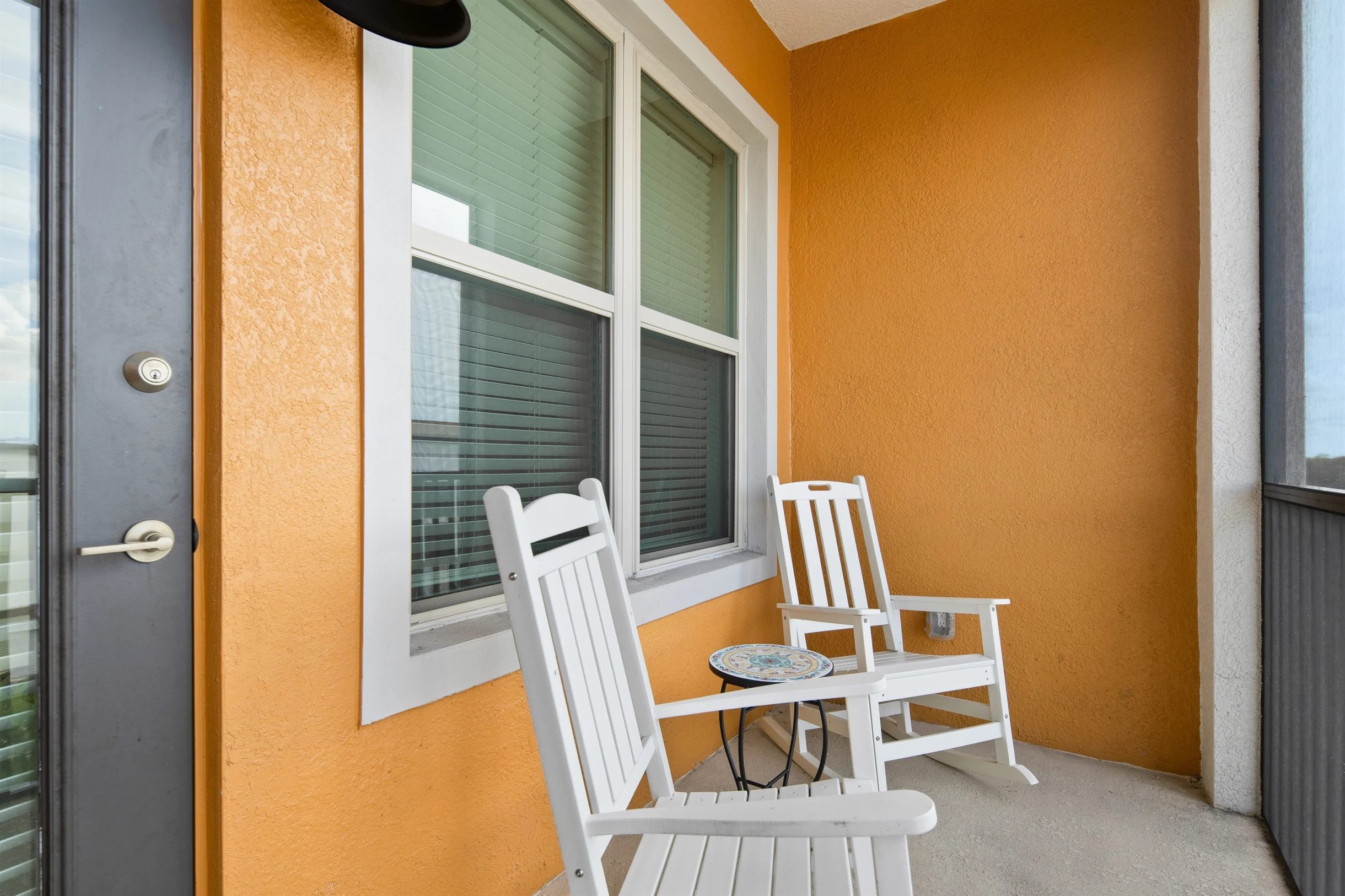 Tropical Dream 2BR/2BA w./ Pool, Gym, and Theater #12