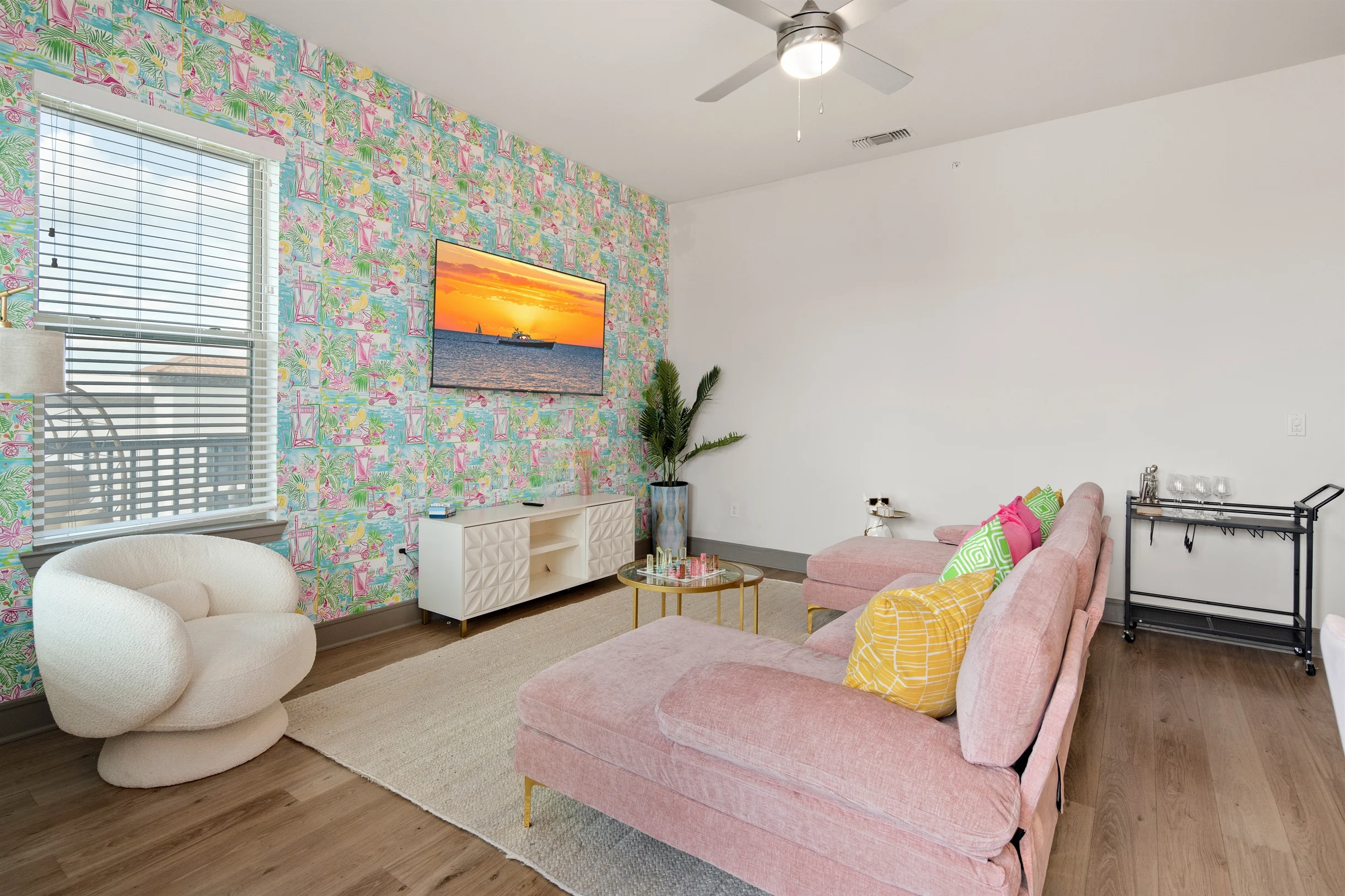 Beachy Dream 3BR/2BA w./ Pool, Gym, and Theater #26