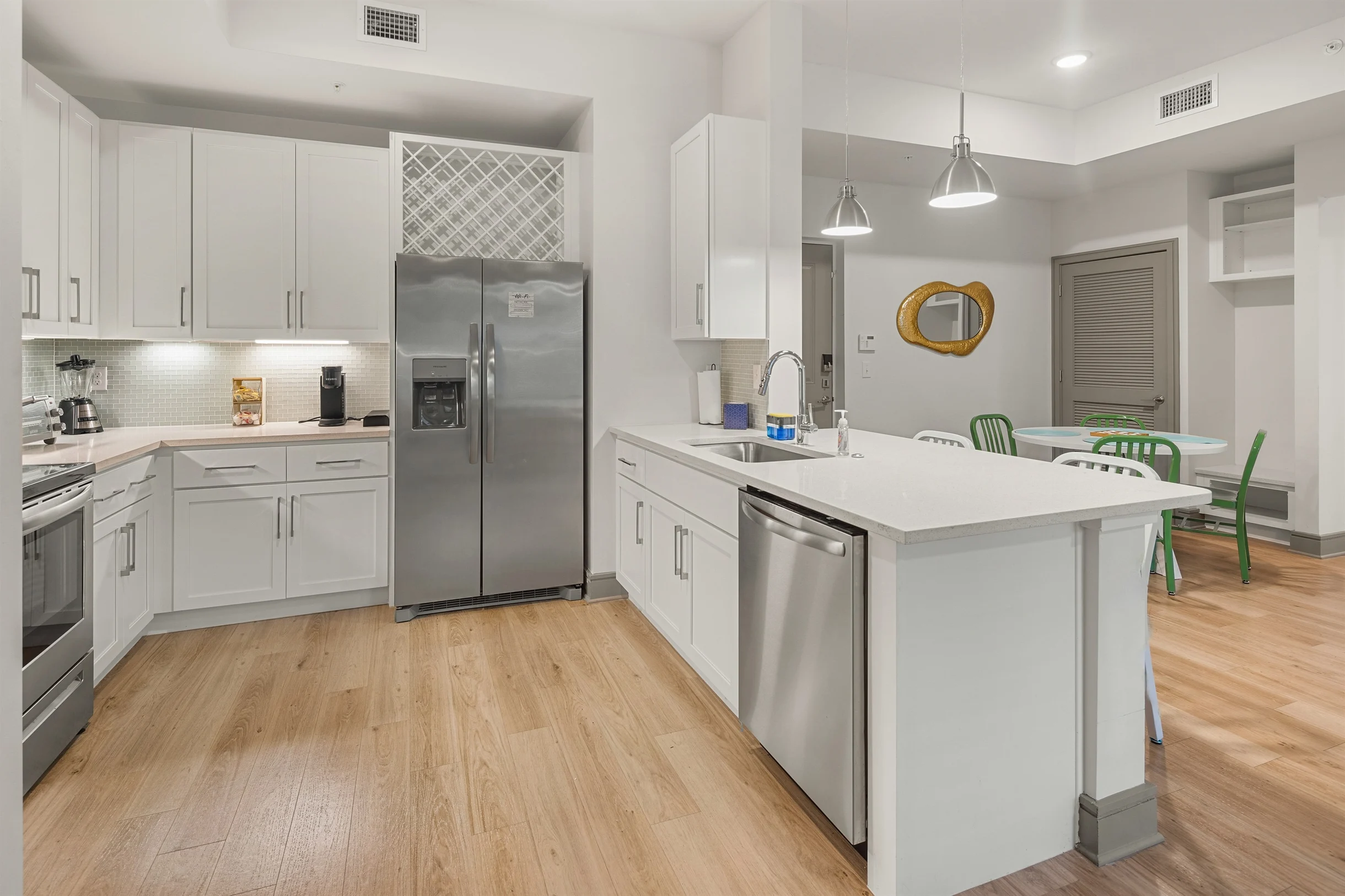 Beachy Escape: 2BR/2BA w./ Pool, Gym, and Theater #44