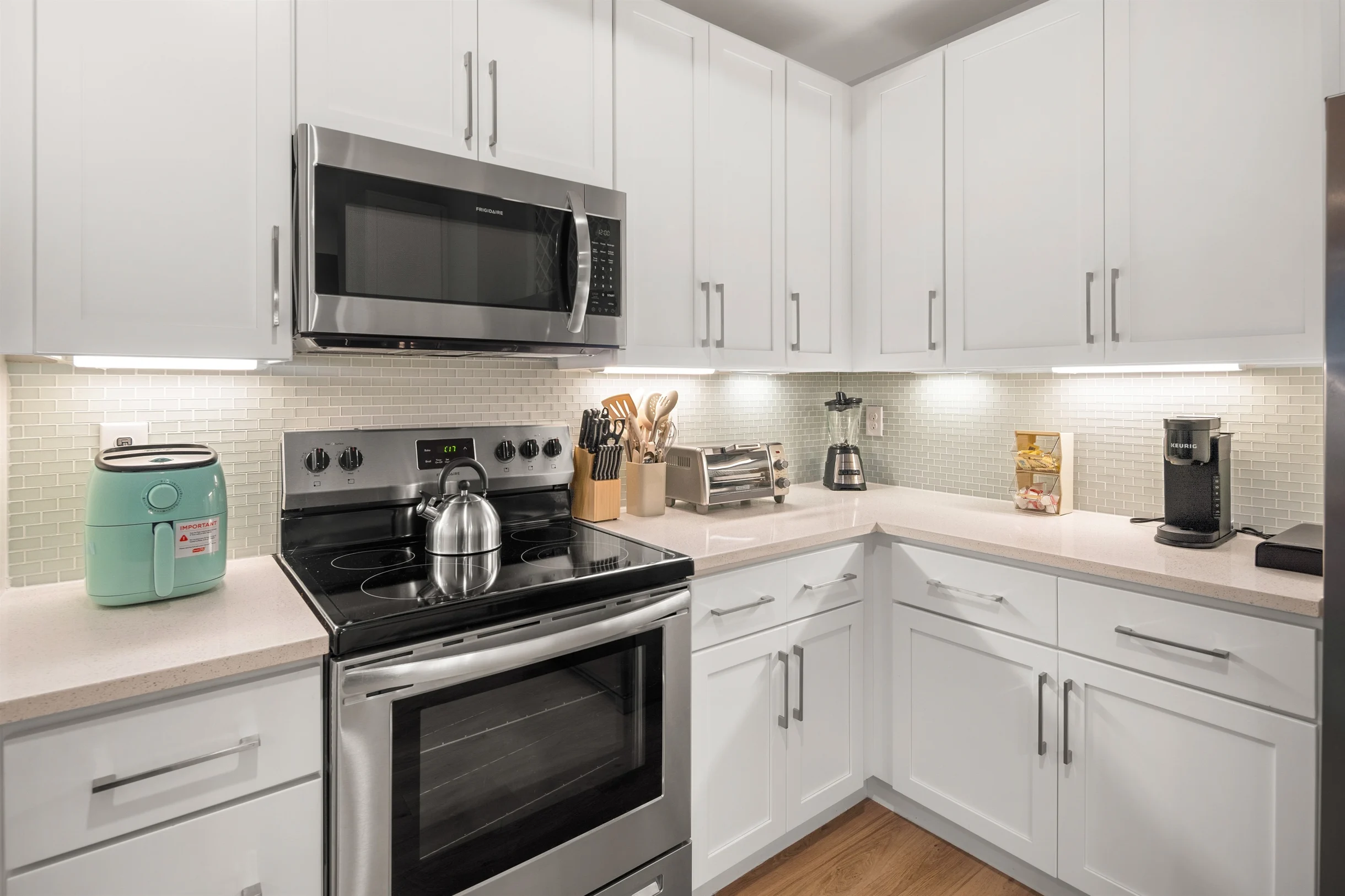 Beachy Escape: 2BR/2BA w./ Pool, Gym, and Theater #45