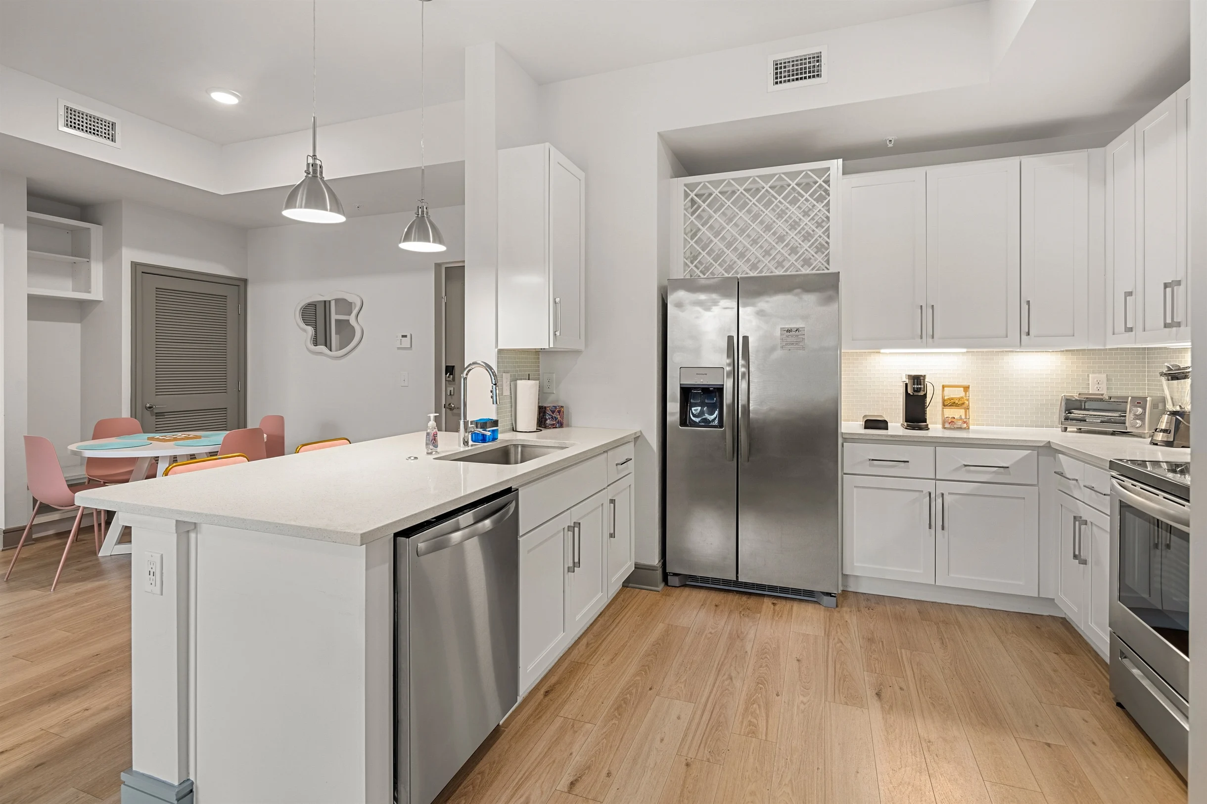 Idyllic Escape: 2BR/2BA w./ Pool, Gym, and Theater #60
