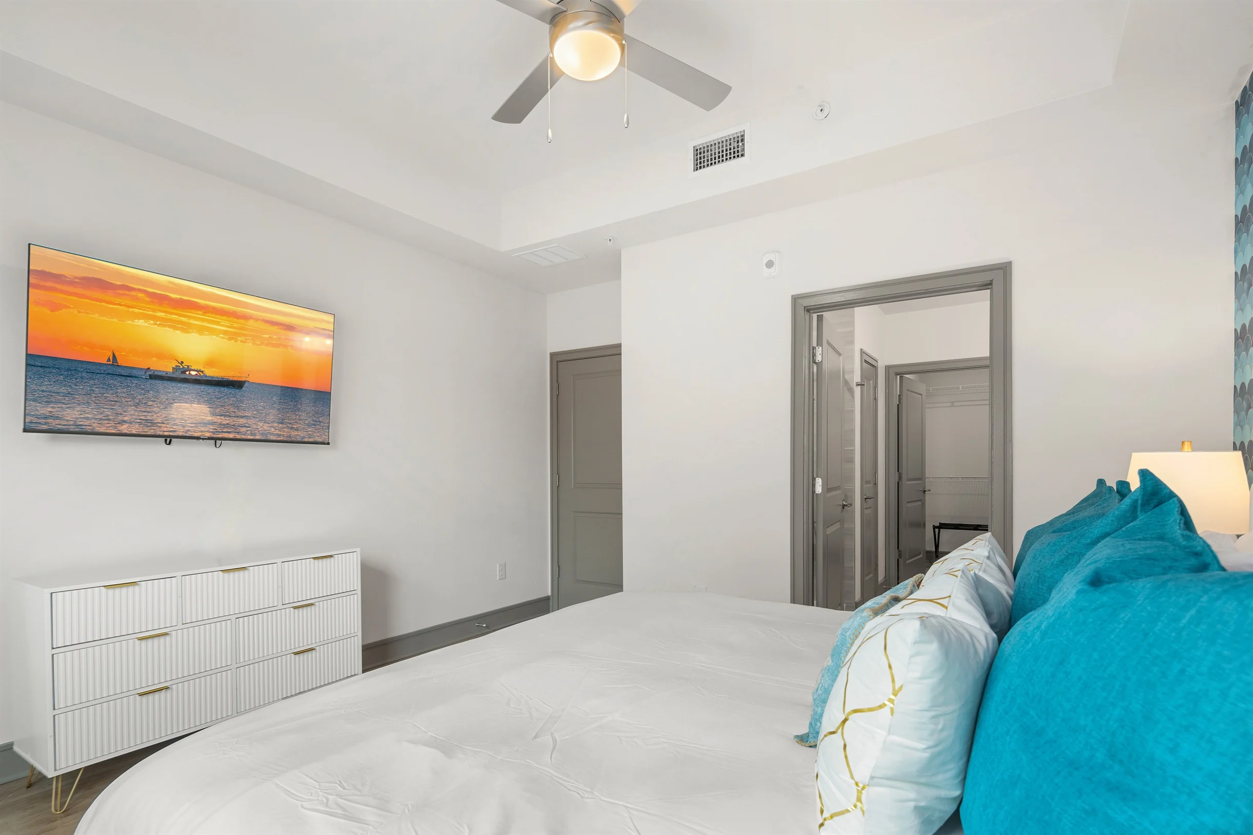 Idyllic Escape: 2BR/2BA w./ Pool, Gym, and Theater #35