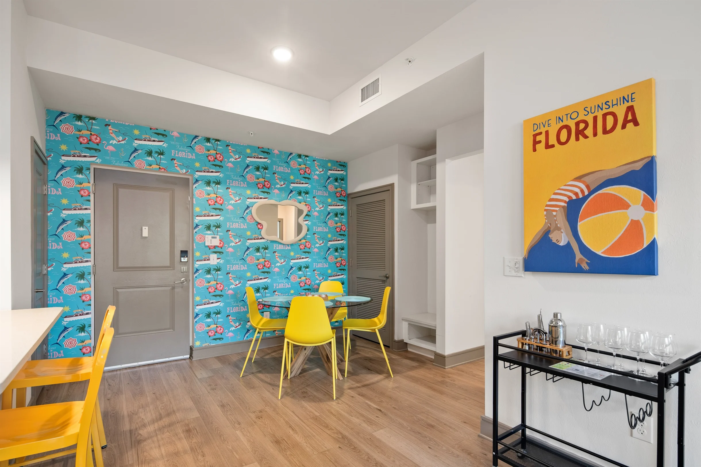 Tropical Oasis 2BR/2BA w./ Pool, Gym, and Theater #42