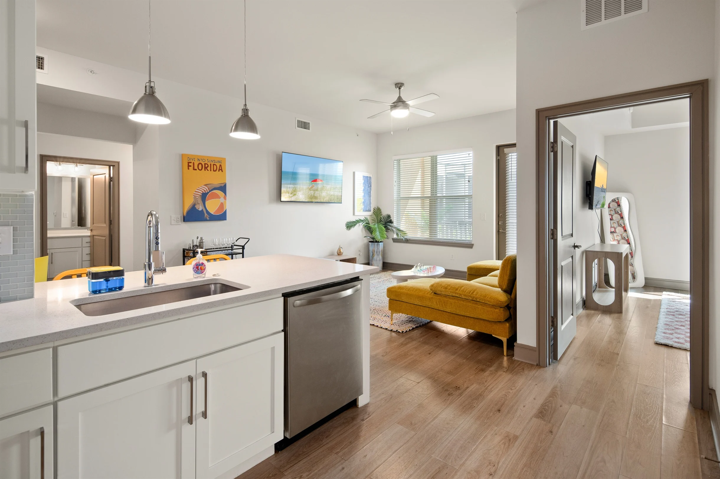 Tropical Oasis 2BR/2BA w./ Pool, Gym, and Theater #38