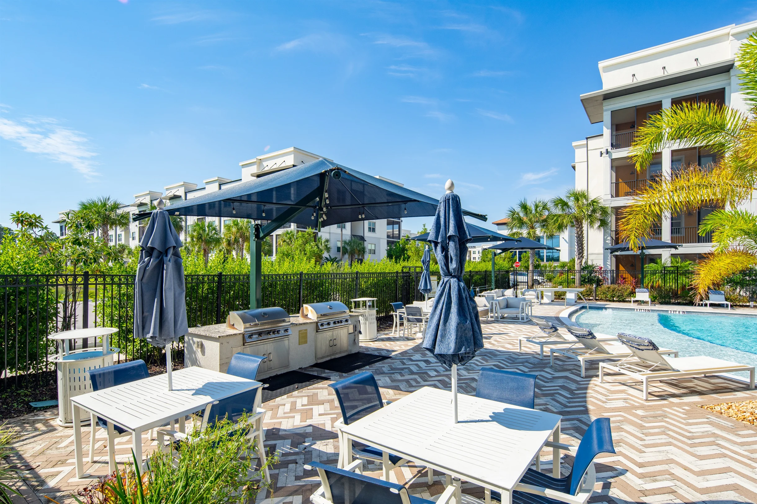 Tropical Oasis 2BR/2BA w./ Pool, Gym, and Theater #15