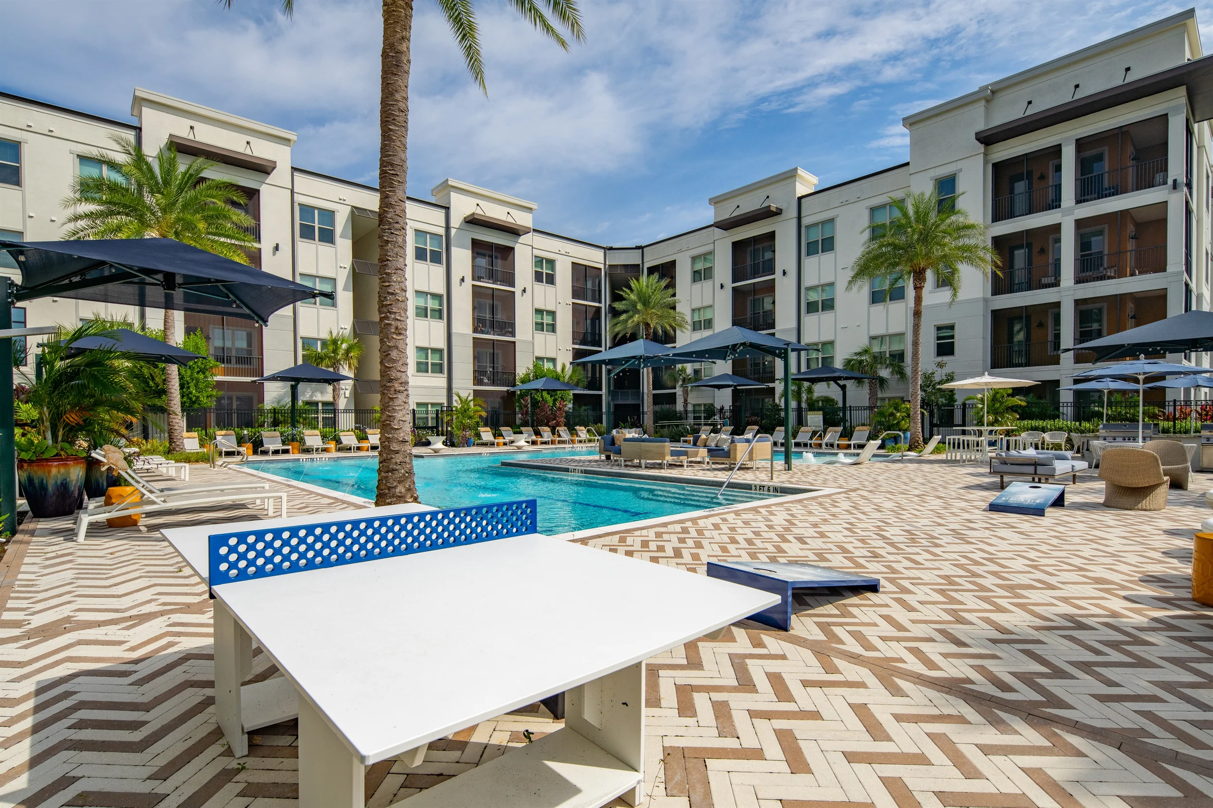 Tropical Oasis 2BR/2BA w./ Pool, Gym, and Theater #49
