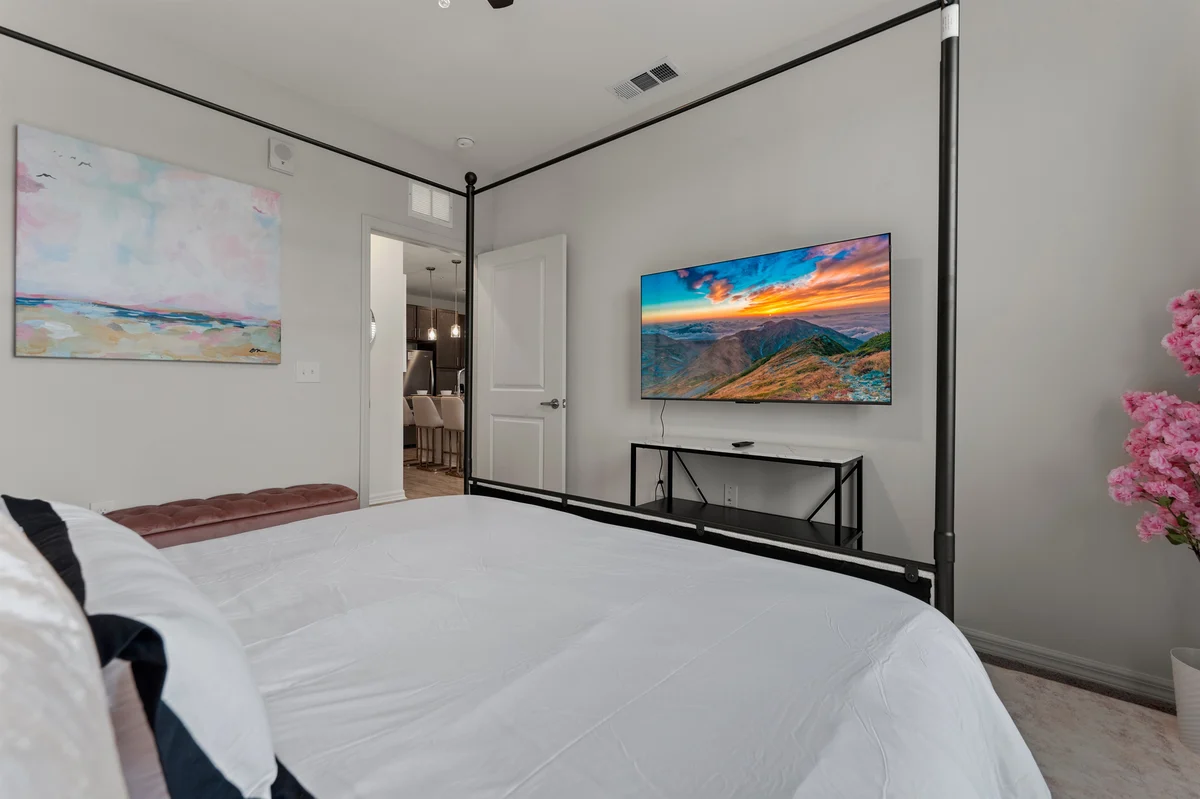 Bedroom 1 image 1